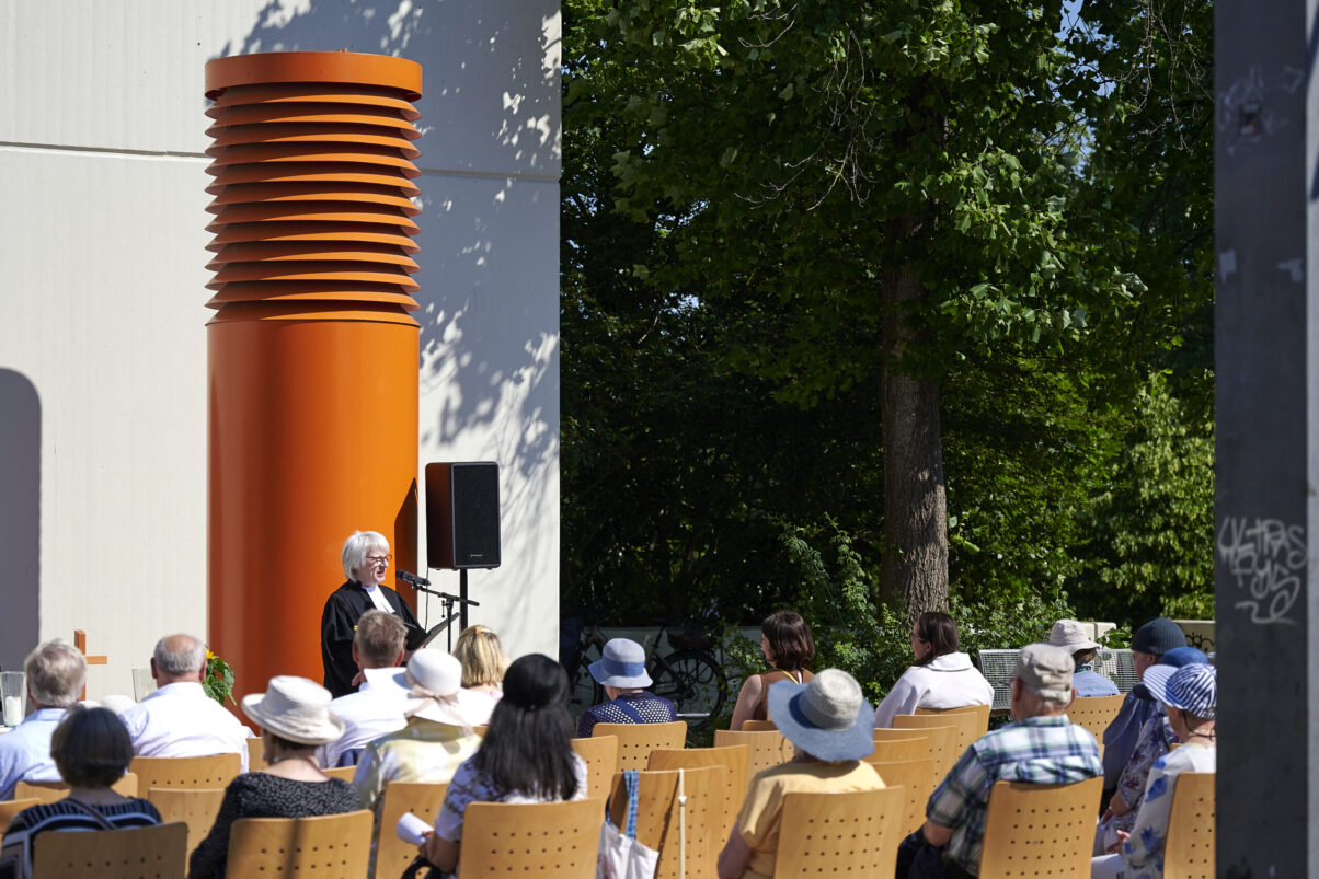 Eventfotografie Düsseldorf Sonnenrad Festival 2023 - Katholischer Gottesdienst im Freien